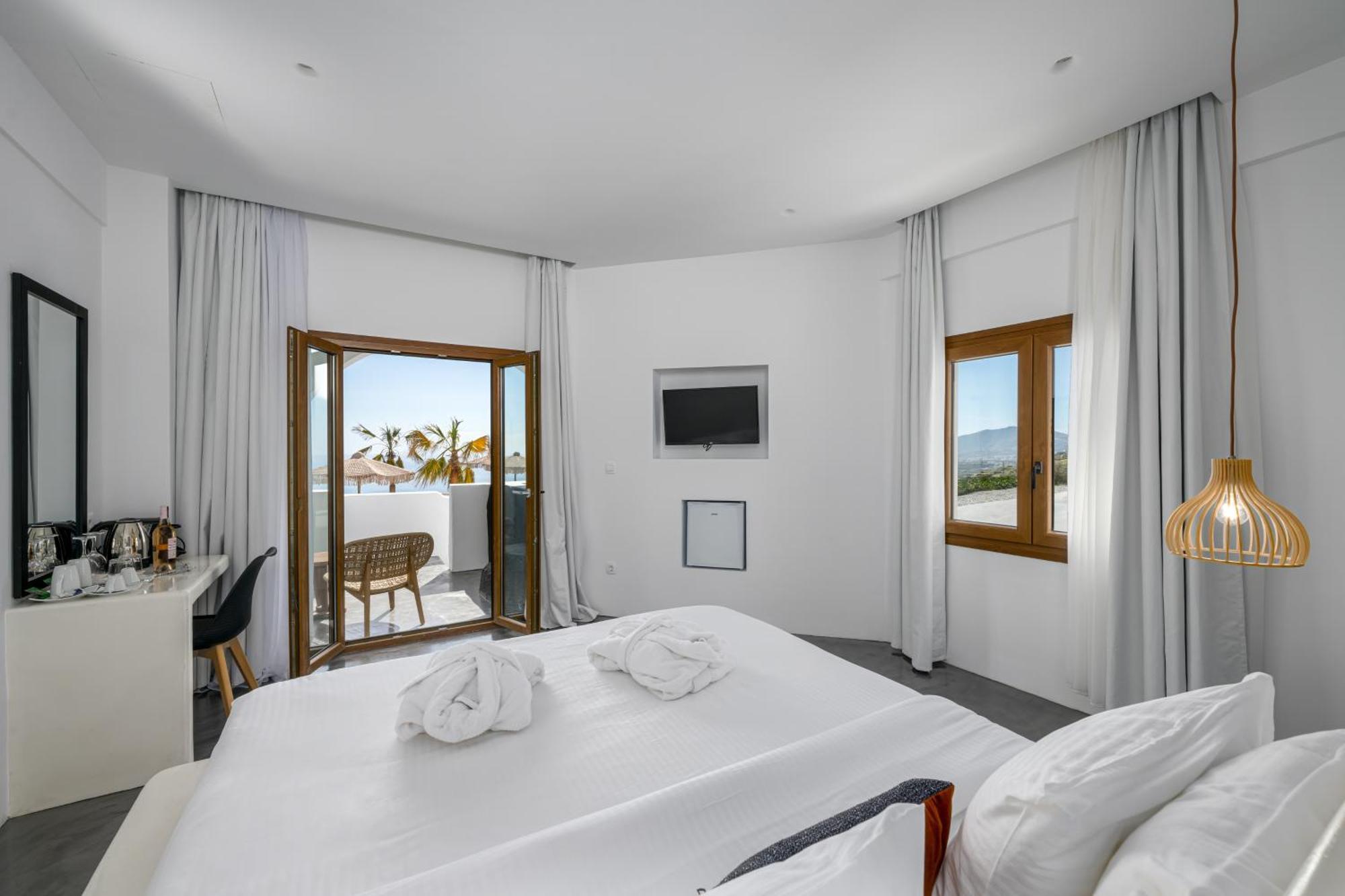Leon Luxury Suites Imerovigli  Exterior photo