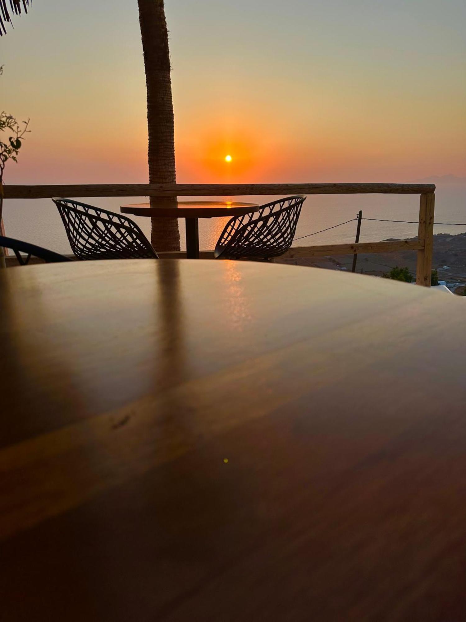 Leon Luxury Suites Imerovigli  Exterior photo